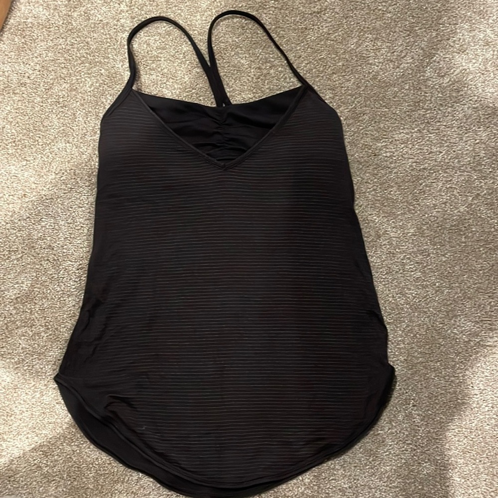 Lululemon sz 4 black tank built in bra good condition bra pads removed